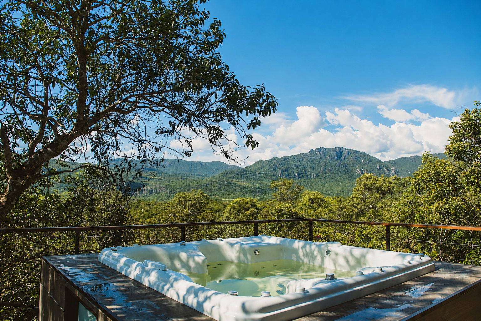 Spa com vista para a Serra de Santana